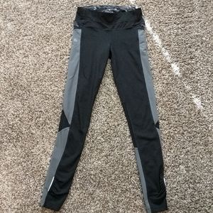 Athleta Running Tights with side pockets